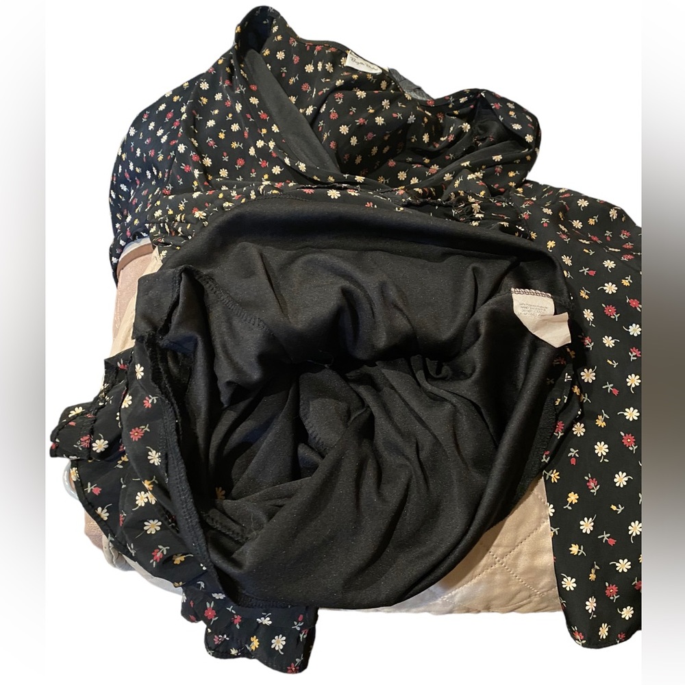 Brigitte Bailey long sleeve black floral romper size large - Picture 6 of 7